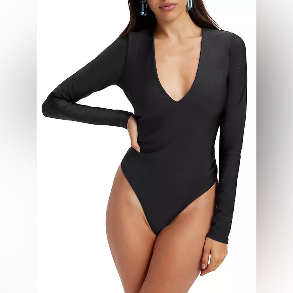 NWT! SOLD OUT online! Good American Long Sleeve Deep V Neck Scuba Bodysuit